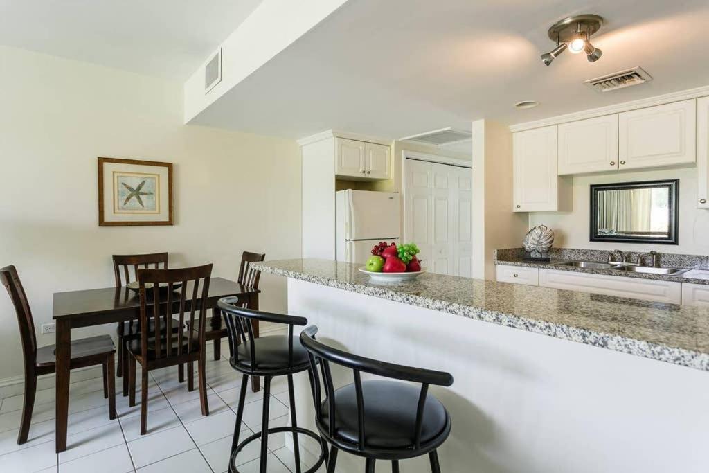 Beach Living At Island Pine Villas Blp George Town Ngoại thất bức ảnh
