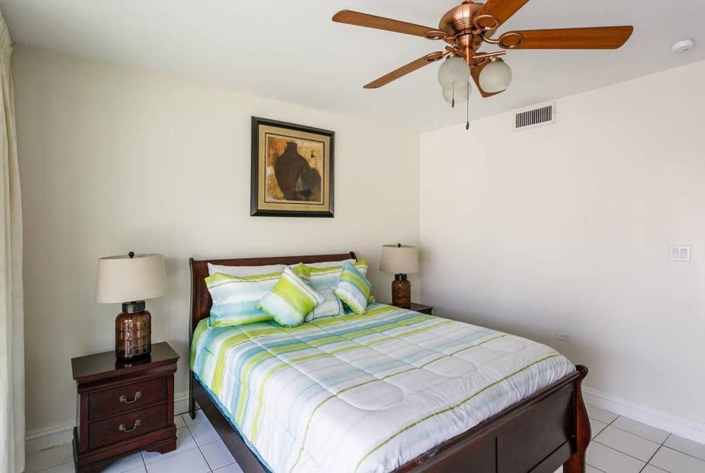 Beach Living At Island Pine Villas Blp George Town Ngoại thất bức ảnh